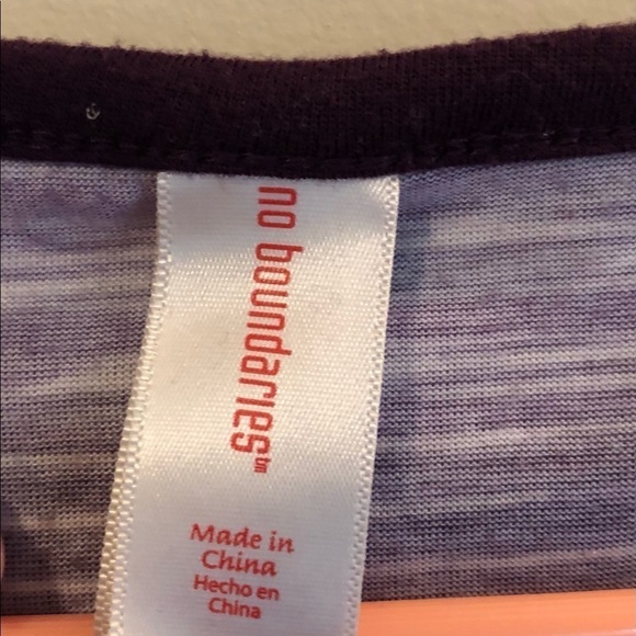 Women’s No Boundaries purple and white shirt, XXL - Picture 3 of 4